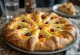 Puuviljasukaadiga focaccia serveerituna