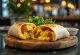 Hommikusöögi-burrito muna, peekoni ja juustuga täidetult