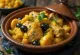 Kana-tagine soolatud sidrunitega serveerituna traditsioonilises tagine-potis
