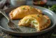 Kuldne empanada venivast mozzarella juustust